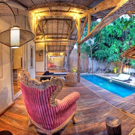 Villa Rumah Rinda Джили Трауанган Стая снимка